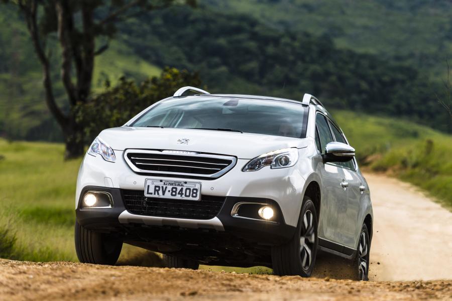  Peugeot 2008 2015 года  (BR) (фото 22 из 25)